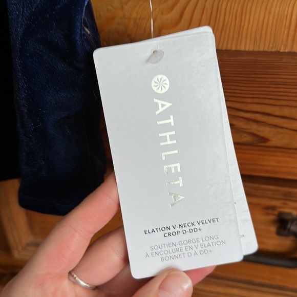 Athleta Elation V Neck Crop - Picture 2 of 6